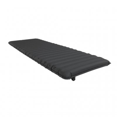 Luftmadras i slidstærkt materiale, perfekt til friluftslivet.