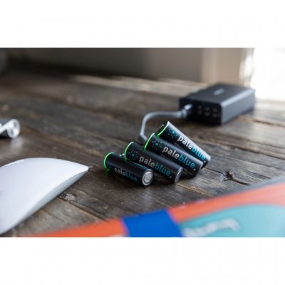 Tag batterierne med i campingvognen eller mobilhomet og oplad evt.