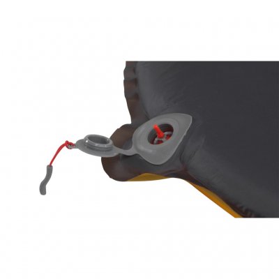 Robens Peak Valve-ventilen har et godt luftflow og en envejsventil, som gør det nemt at pumpe eller puste ekstra luft i for en f