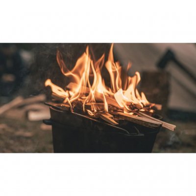 Gryde i støbejern som kan bruges over åben ild eller i ovnen.