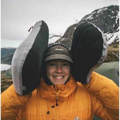 Stretchpolyesterstof som føles blødt mod huden