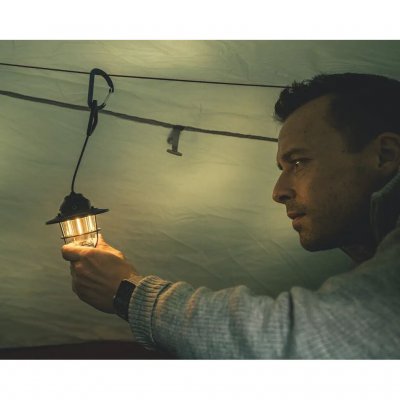 Campinglampe med genopladeligt batteri, dæmperfunktion og flere lysindstillinger.