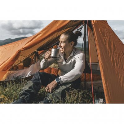 Holdbar kop i titanium med sammenklappelige håndtag og lav vægt.