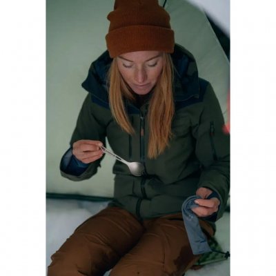 Kombinationen af ske og gaffel gør sporken fra Robens perfekt til de fleste måltider i det fri.