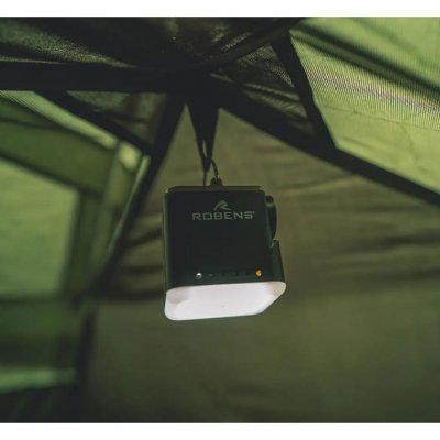 Pumpen har en løkke til ophæng, så den kan bruges som lampe i teltets loft.