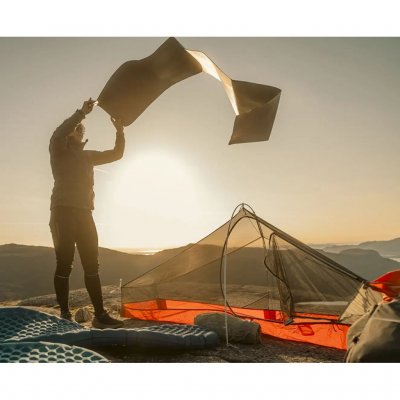 Alsidigt klassisk liggeunderlag i skum med ekstremt lav vægt og lille pakkestørrelse.