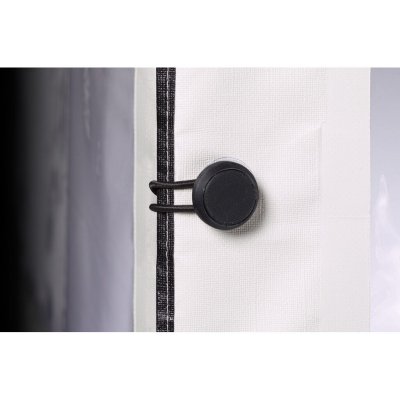 Fastgøres let til markisestolperne.