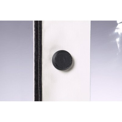 Diskrete beslag giver stilfulde samlinger og hjørner.