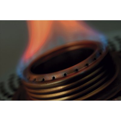 Brænderen giver en god flamme, der kan reguleres.